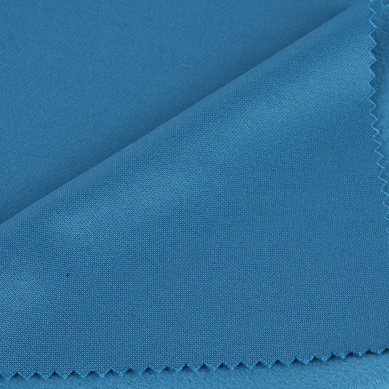 23P164 Устойчивая к морщинке 100% полиэфирная ткань для городских видов спорта и досуга